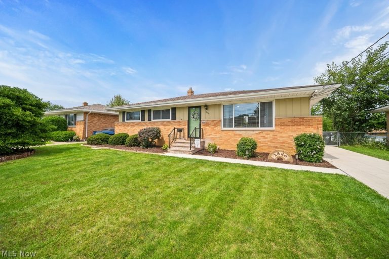1520 David Avenue, Parma, OH - Photo 2