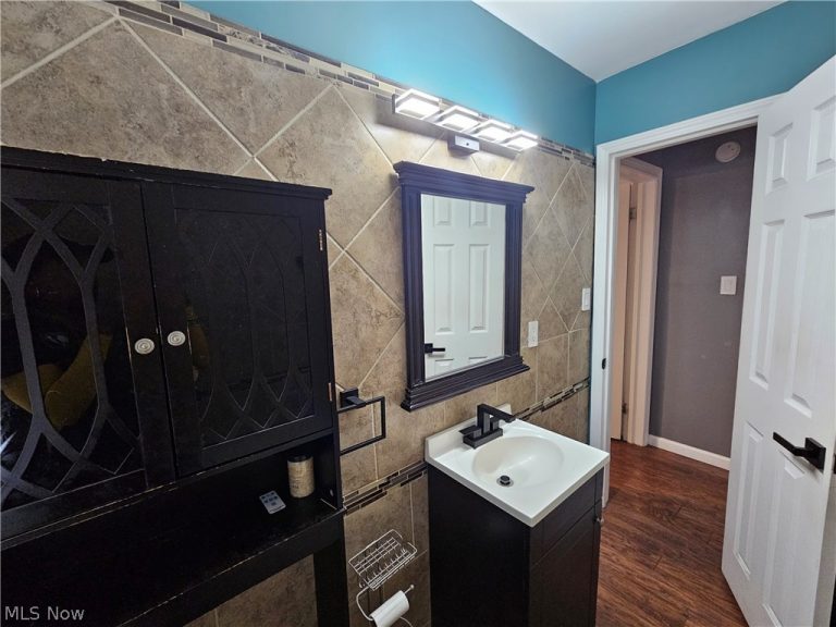 1368 Orlando Avenue, Akron, OH - Photo 6