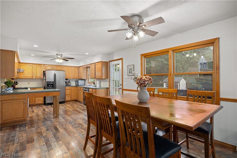 876 Moss Canyon Drive, Amherst, OH - Photo 8