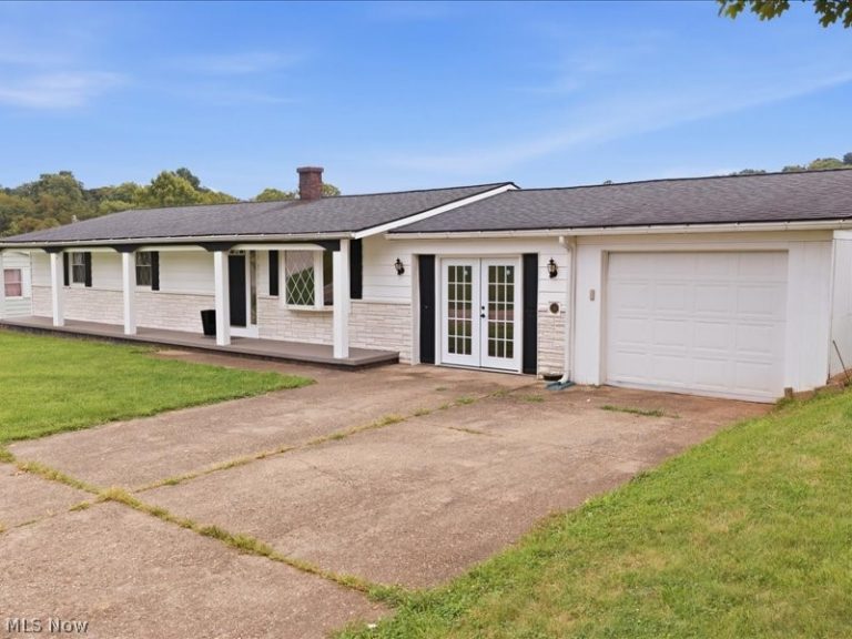1381 Harris HWY, Parkersburg, WV - Photo 2