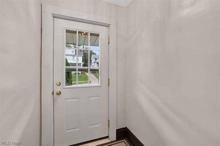 4916 90th Street, Garfield Heights, OH - Photo 5