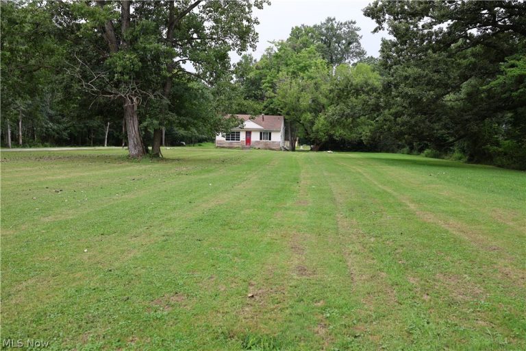 2938 Som Center Road, Willoughby, OH - Photo 2