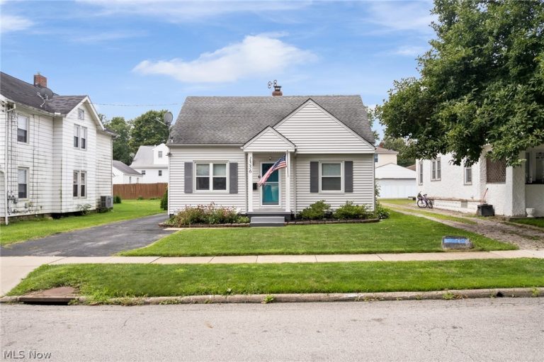 1556 Campbell Street, Cuyahoga Falls, OH - Photo 3