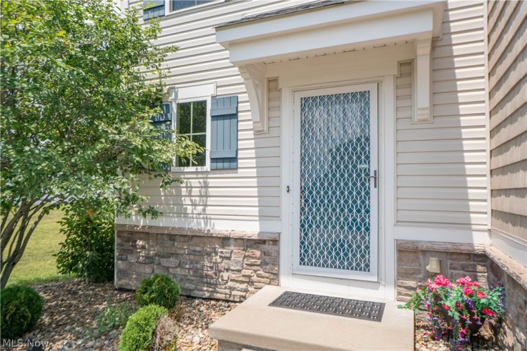 7185 Gauntlet Street, Massillon, OH - Photo 5