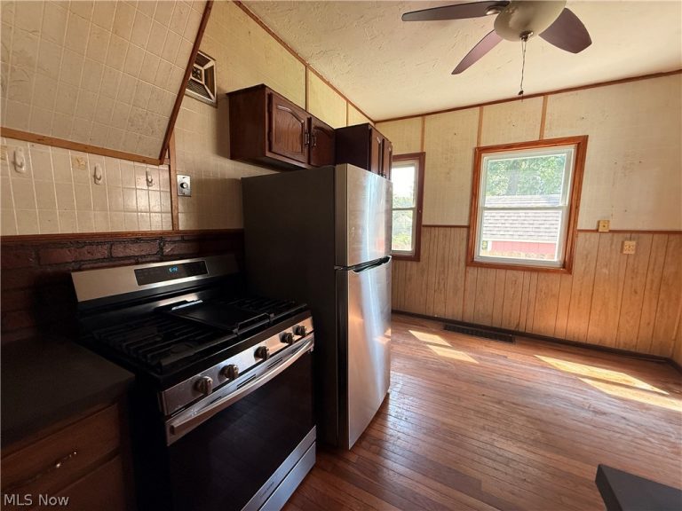 1868 34th Street, Lorain, OH - Photo 5
