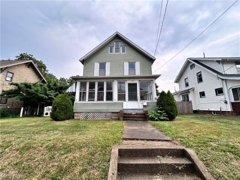 547 Maple Street, North Canton, OH, 44720