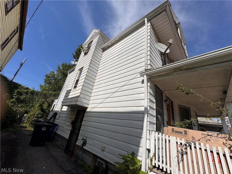 10907 Hull Avenue, Cleveland, OH - Photo 3