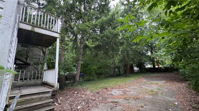 12021 Griffing Avenue, Cleveland, OH - Photo 2