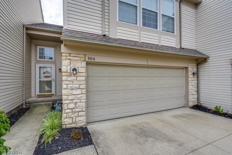 306 Bucknell Court, Broadview Heights, OH - Photo 3