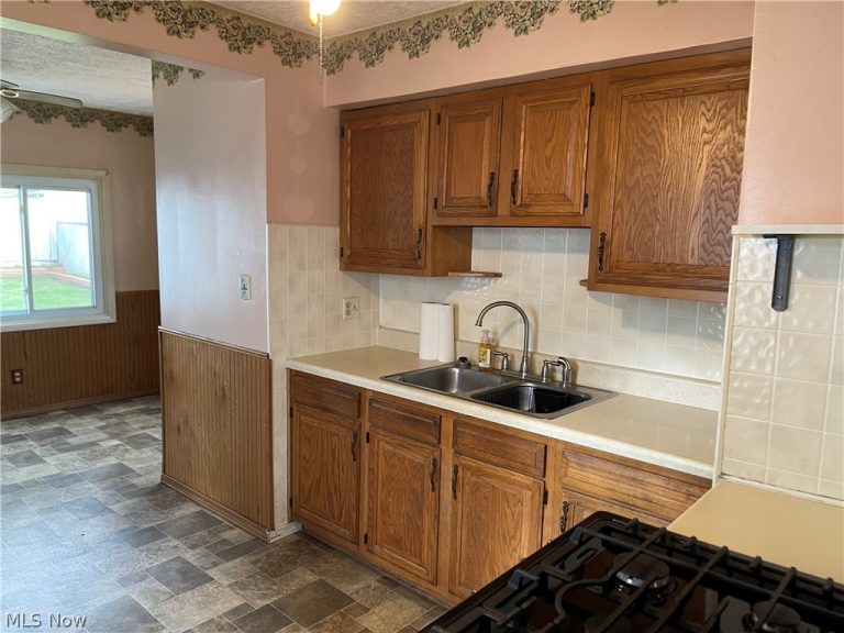 757 Davies Avenue, Akron, OH - Photo 3