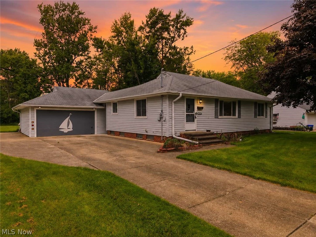 6524 Charles Road, North Olmsted, OH
