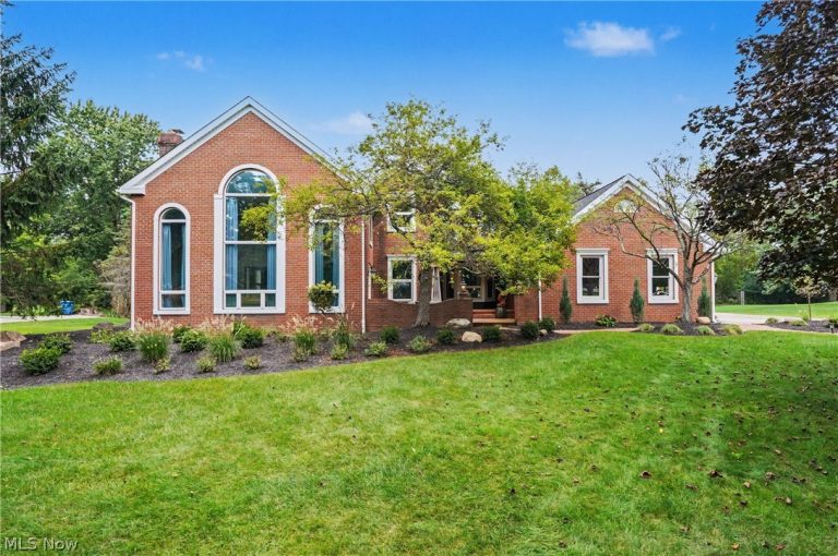 207 Hayden Parkway, Hudson, OH, 44236