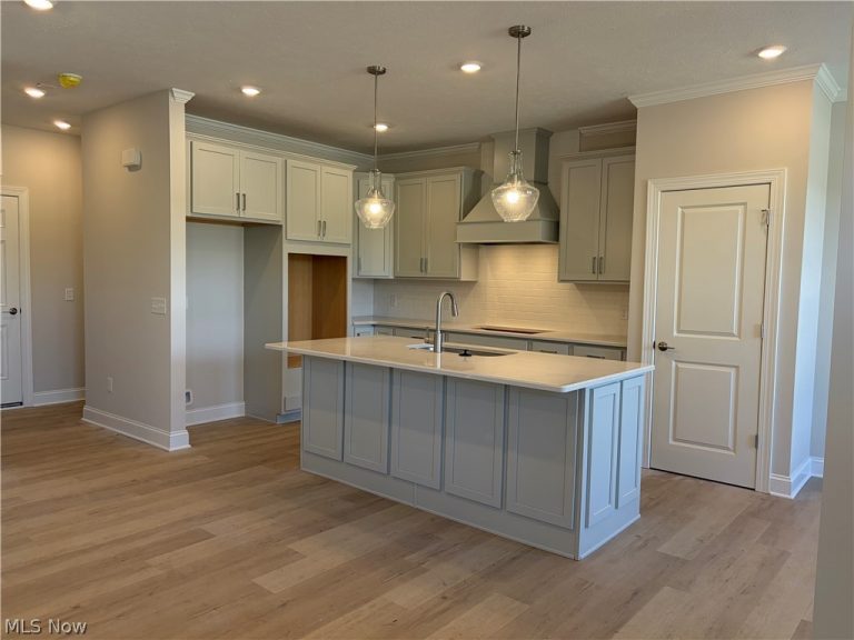 34 Paige Lane, Hudson, OH - Photo 3