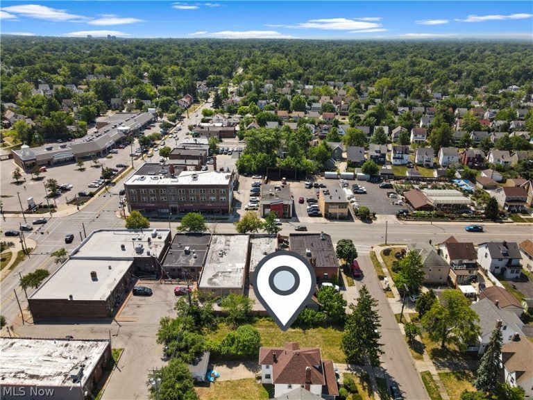 2127 Hampstead Road, Cleveland Heights, OH - Photo 3