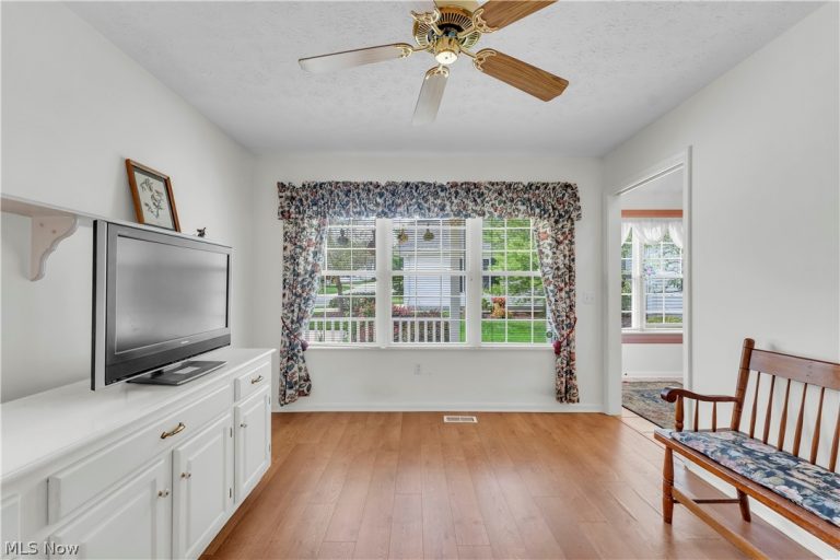 6859 Hidden Lake Trail, Brecksville, OH - Photo 6