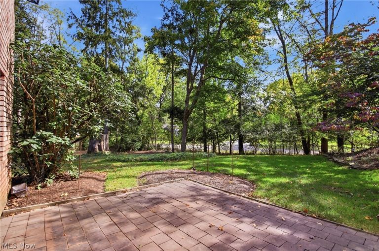 16 Bentley Drive, Canton, OH - Photo 4