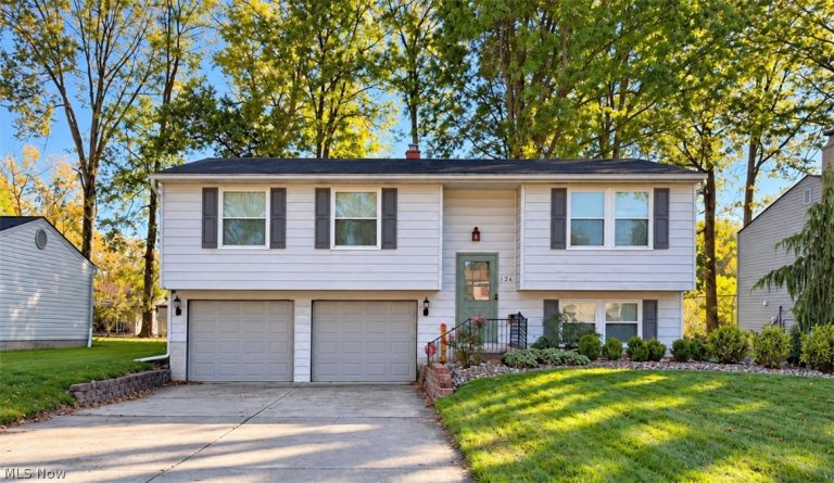 126 Blossom Lane, Niles, OH - Photo 2