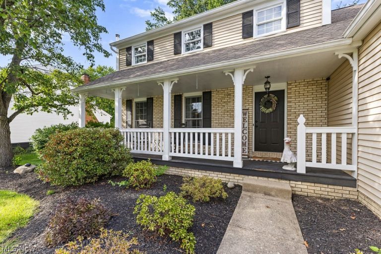 3597 Stratavon Drive, North Canton, OH - Photo 3