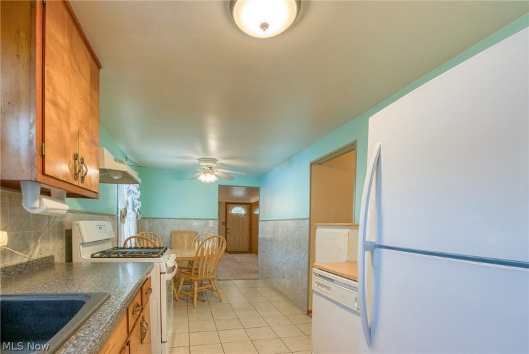 1294 351st Street, Eastlake, OH - Photo 5