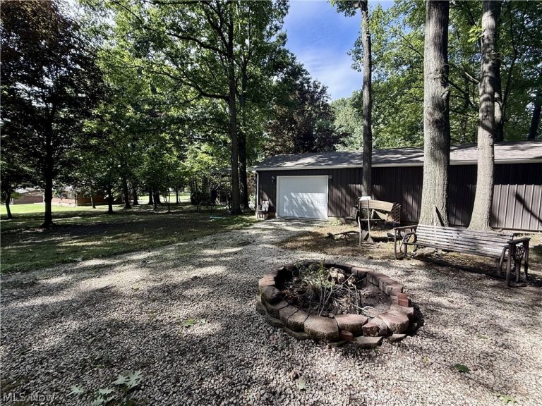 2717 Niles Vienna Road, Niles, OH - Photo 6