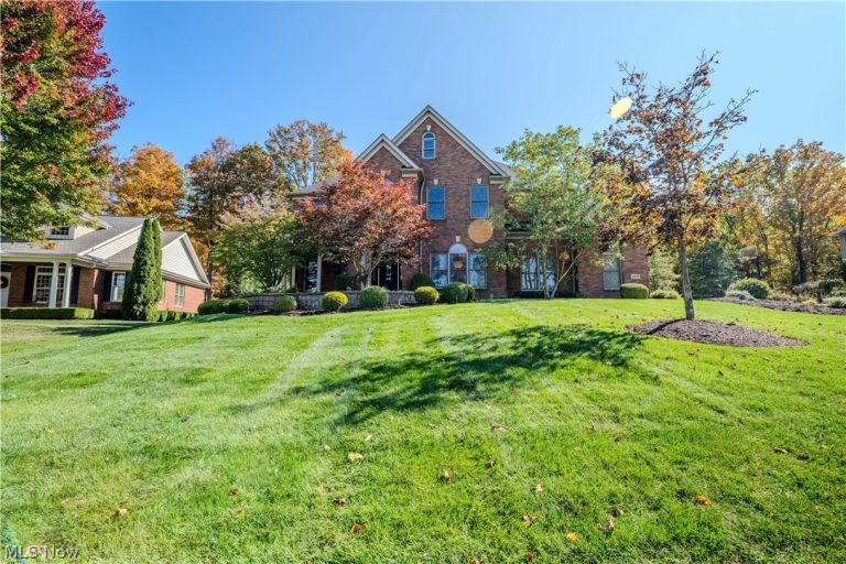 10295 Buckeye Trail, North Royalton, OH - Photo 2