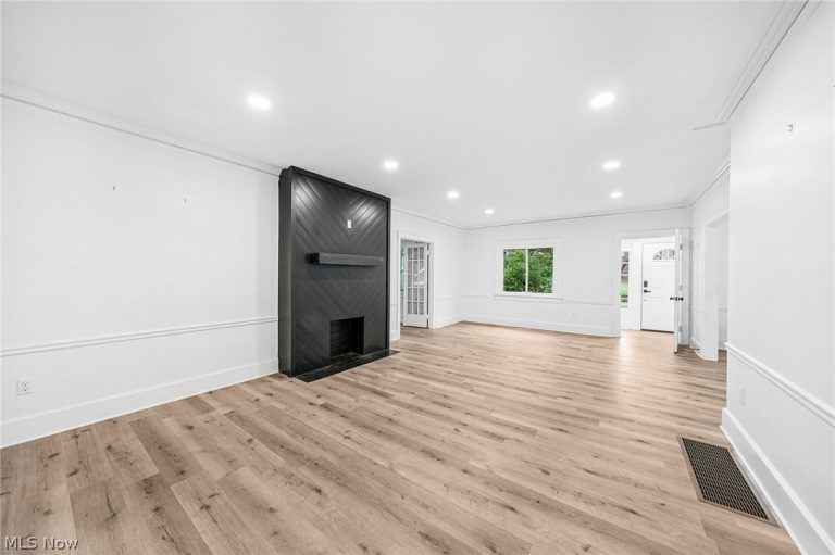 596 Greenwood Avenue, Akron, OH - Photo 8