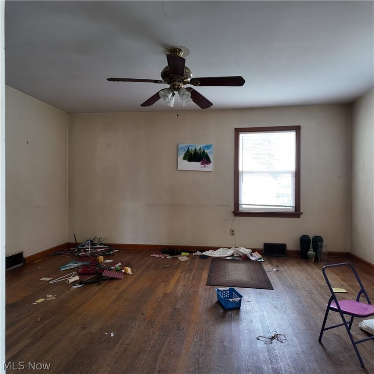 217 Marietta Street, St Clairsville, OH - Photo 3