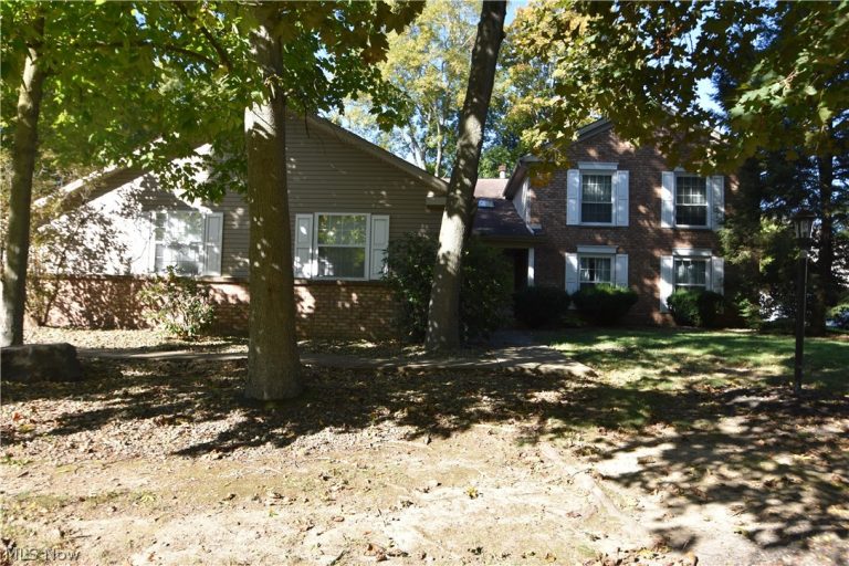 7636 Huntington Drive, Youngstown, OH - Photo 2