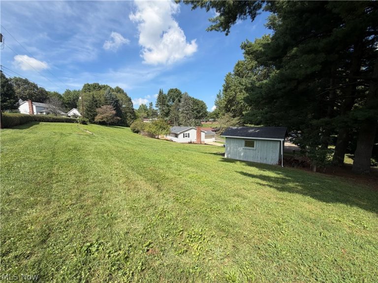 430 Hazelwood Drive, New Philadelphia, OH - Photo 5