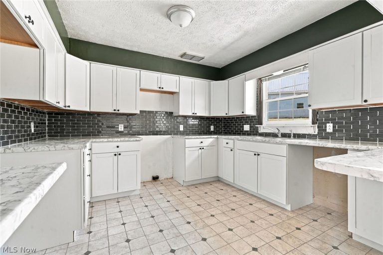 7011 Kensington Road, Carrollton, OH - Photo 8