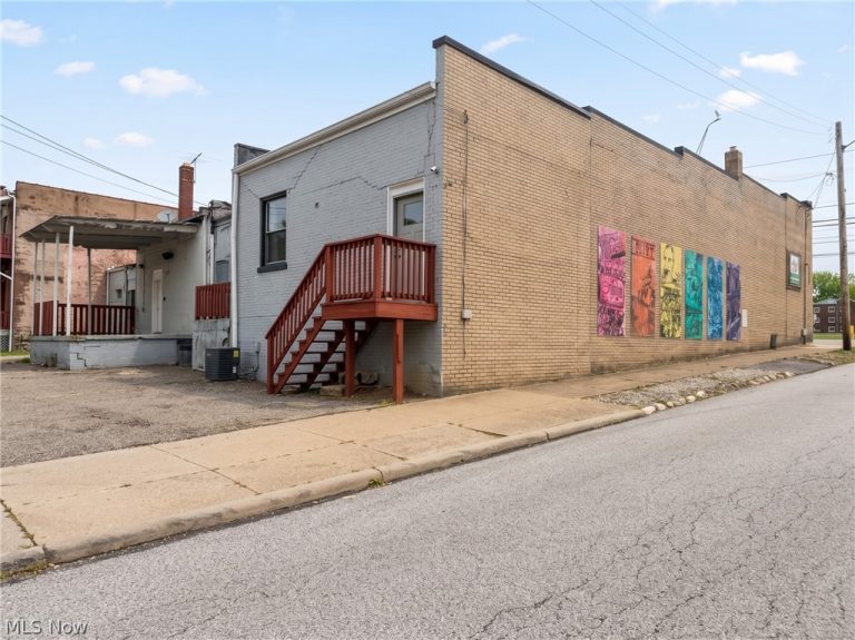 654 Canton Road, Akron, OH - Photo 3