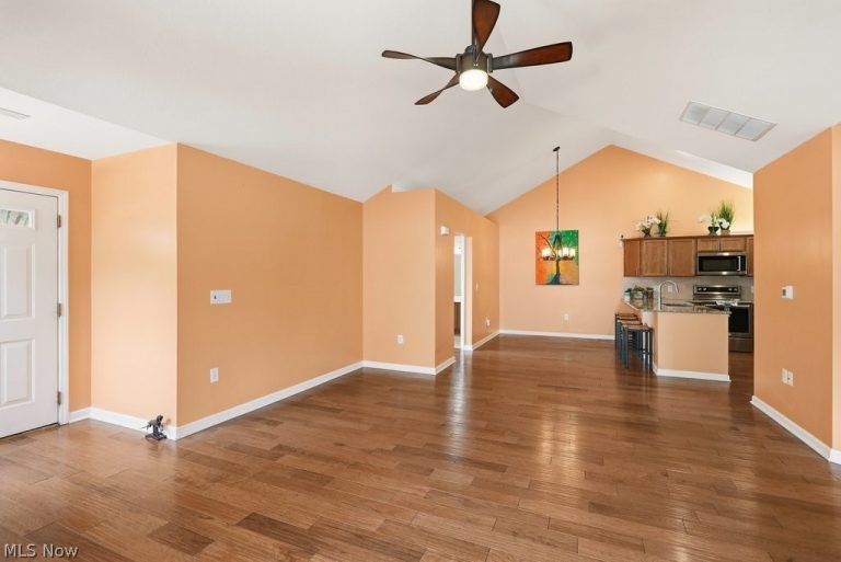 625 Crossings Circle, Tallmadge, OH - Photo 3
