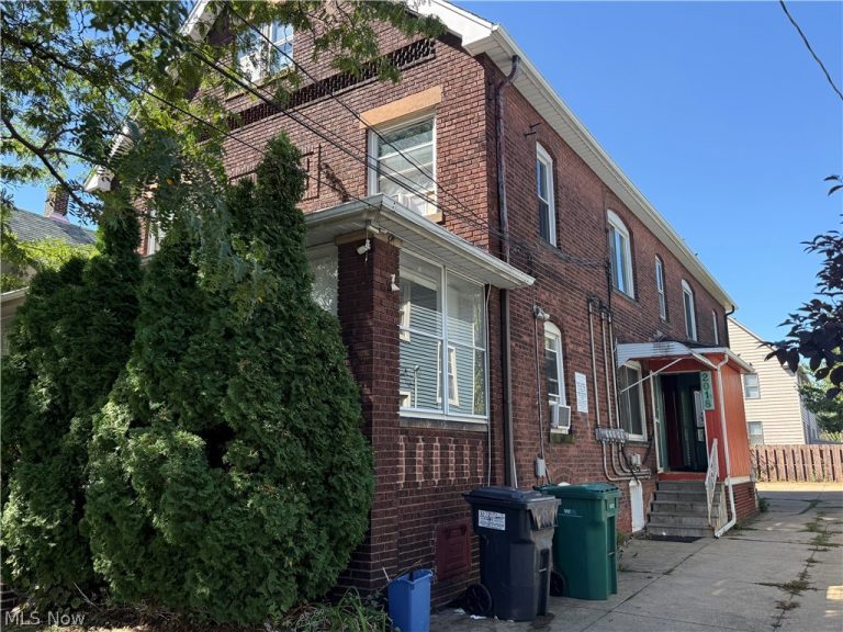 2018 Dowd Avenue, Lakewood, OH - Photo 2
