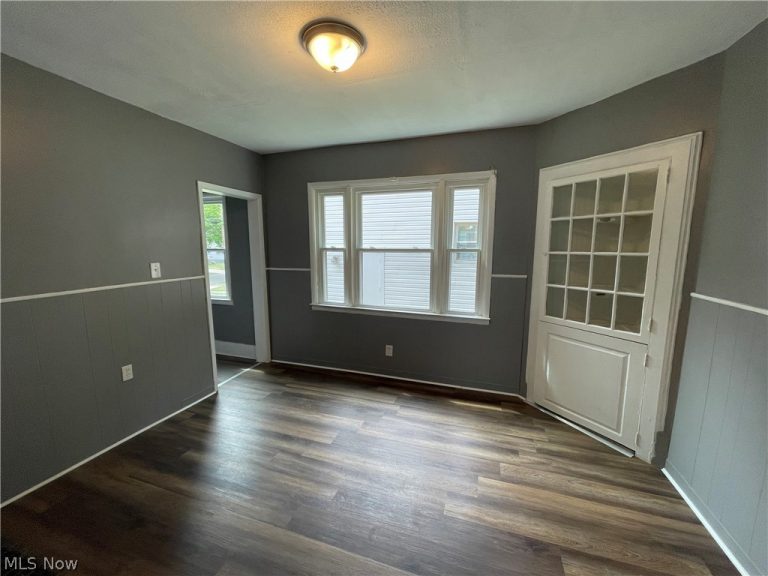 730 Noble Avenue, Akron, OH - Photo 8