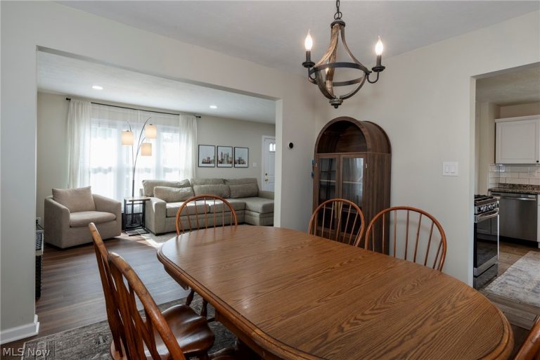 16908 Laverne Avenue, Cleveland, OH - Photo 6