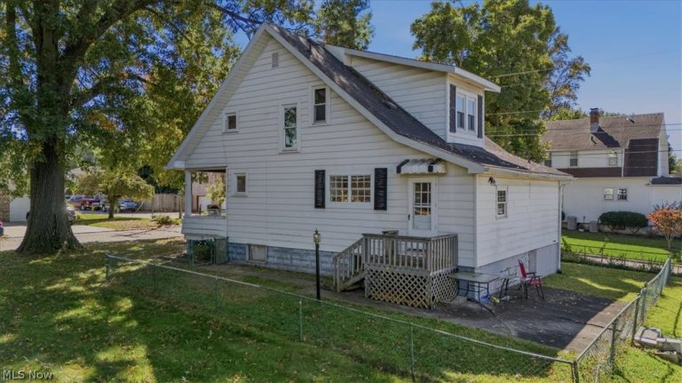 5801 4th Avenue, Vienna, WV - Photo 2