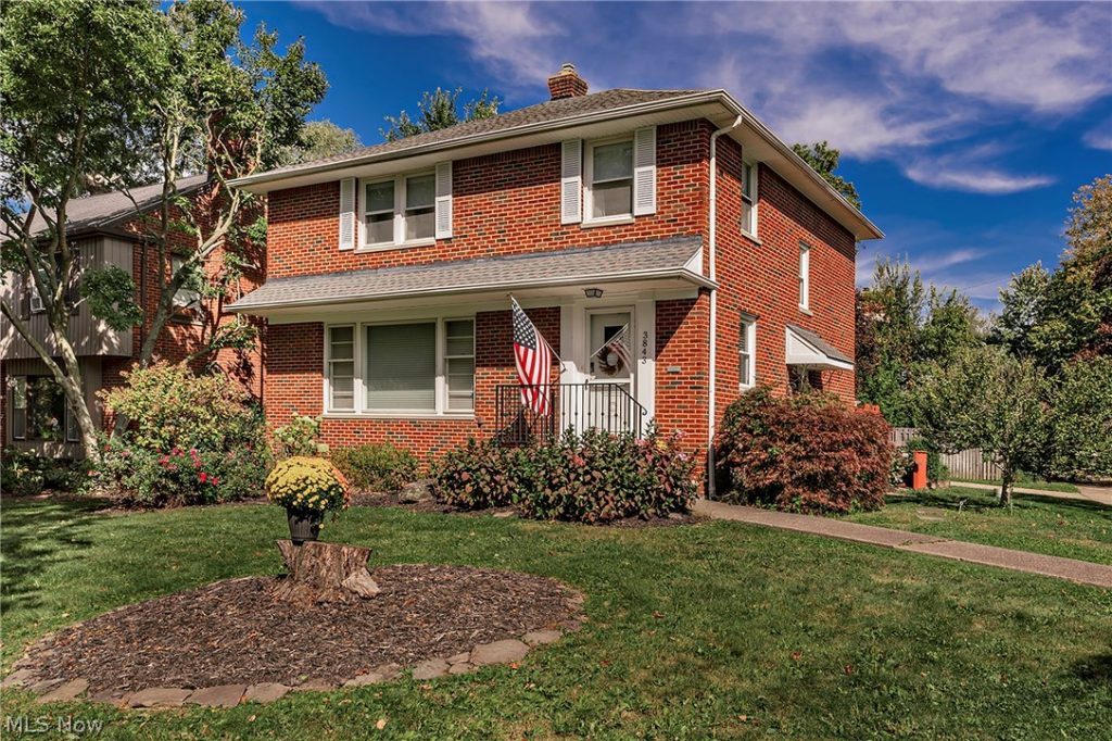 3843 Claridge Oval, University Heights, OH