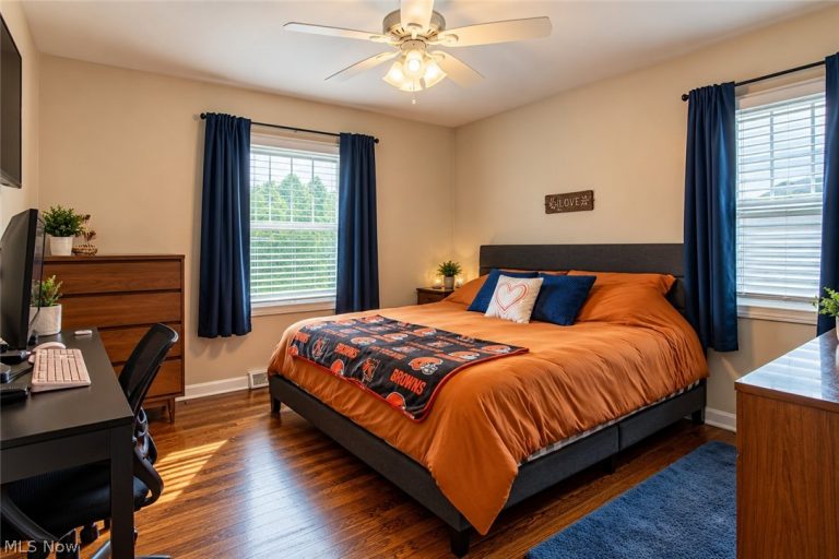 525 Waverly Road, Eastlake, OH - Photo 8