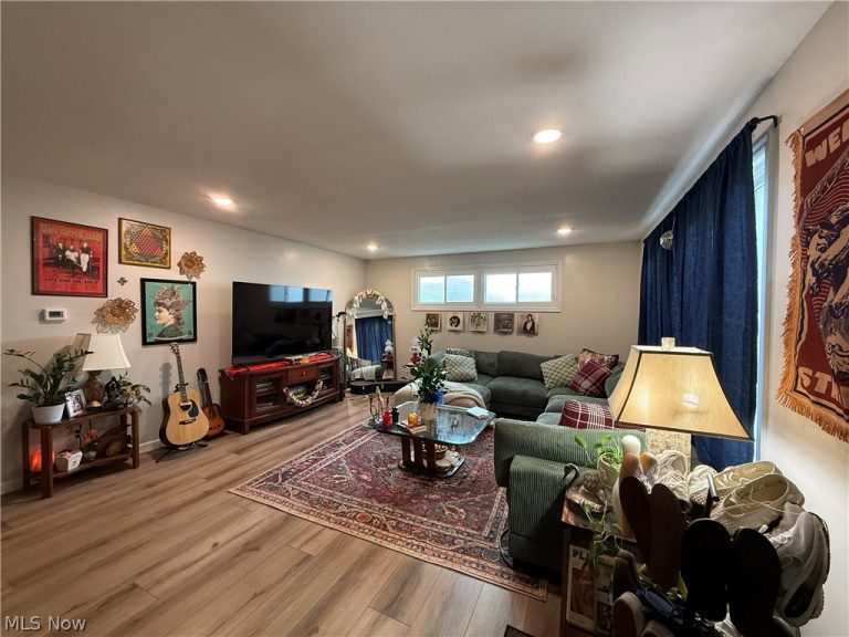 1226 Gomber Avenue, Cambridge, OH - Photo 2