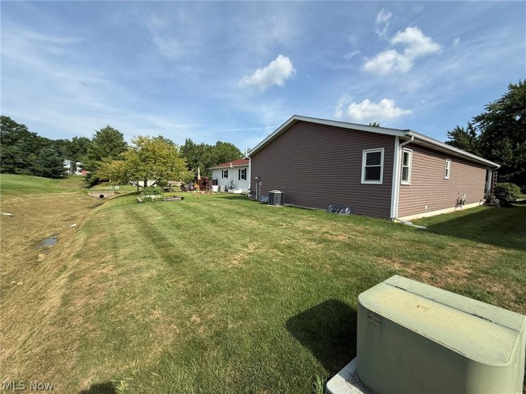 881 Pepperwood Drive, Wooster, OH - Photo 4