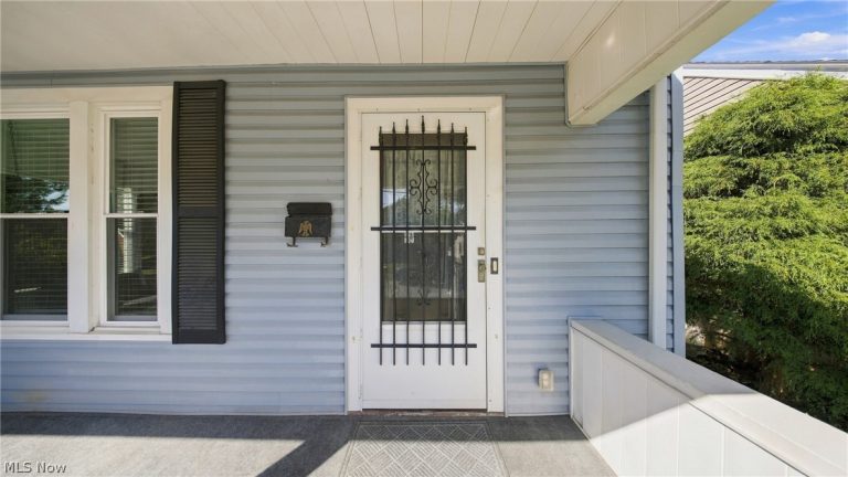 2319 Liberty Street, Parkersburg, WV - Photo 3