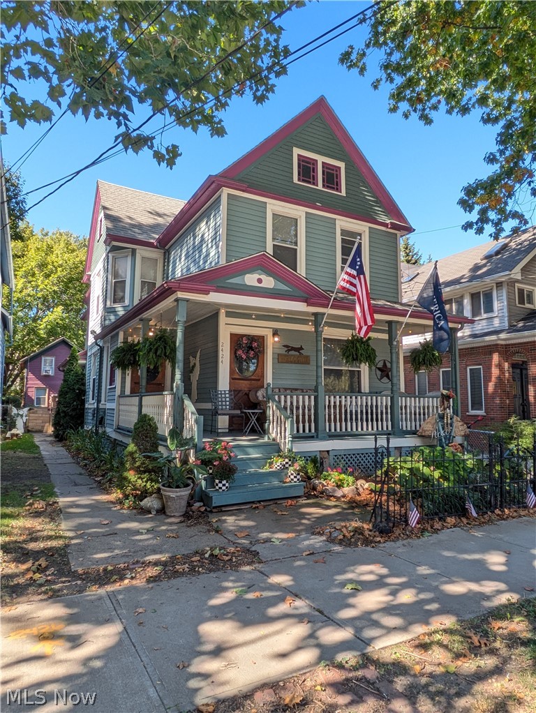 2424 10th Street, Cleveland, OH, 44113