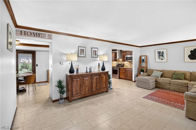 3080 Stoney Creek Drive, North Royalton, OH - Photo 3