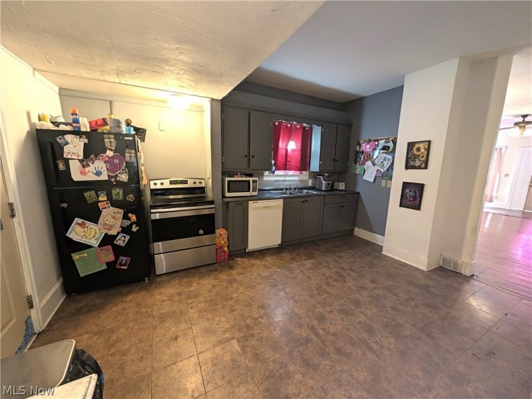 212 King Street, Ravenna, OH - Photo 8