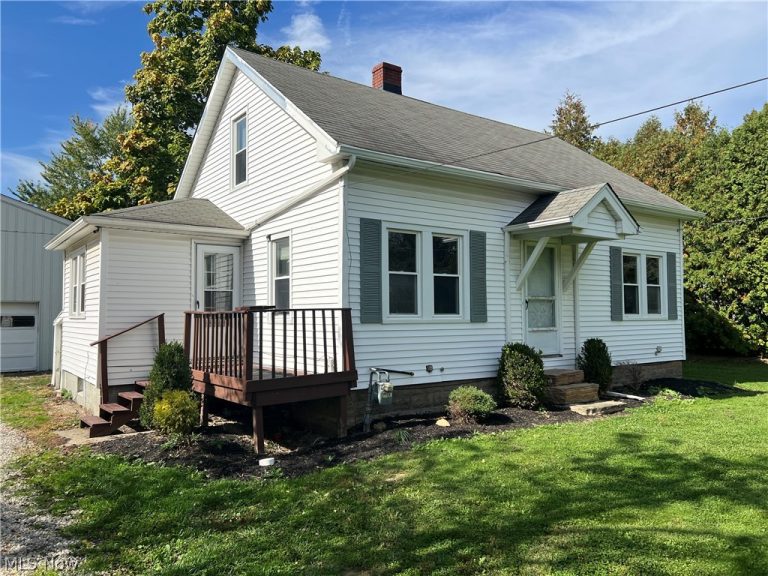 8984 Webster Road, Strongsville, OH - Photo 2