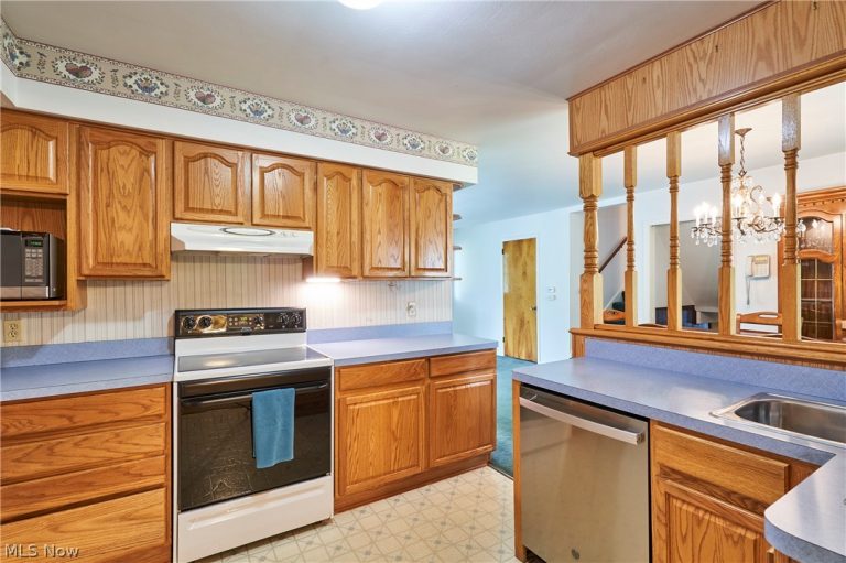 1641 Jackson Street, Painesville Twp, OH - Photo 4