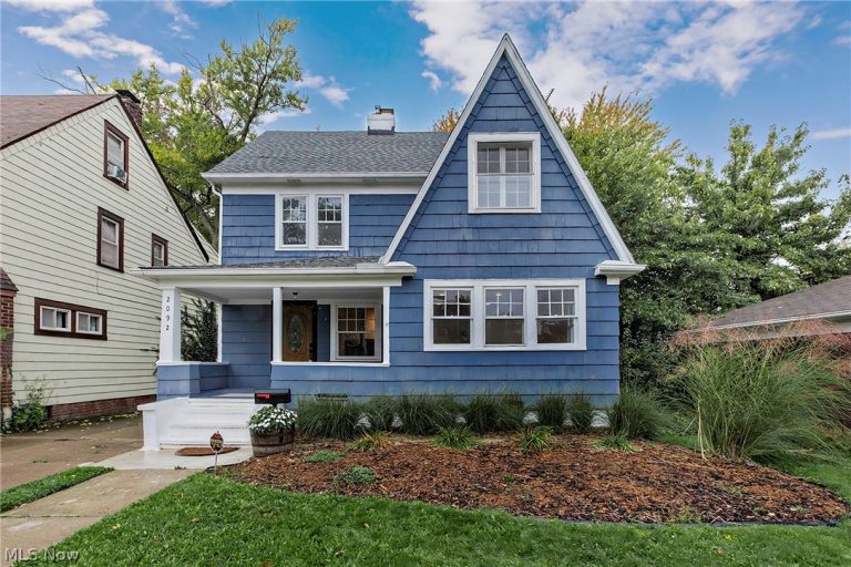 2092 Hampstead Road, Cleveland Heights, OH, 44118