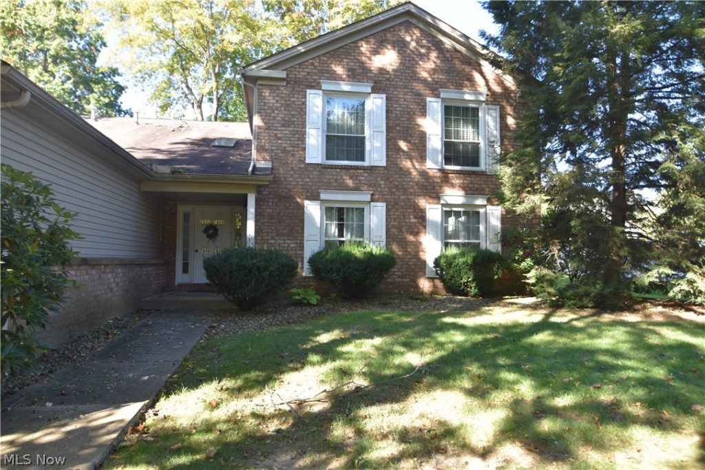 7636 Huntington Drive, Youngstown, OH