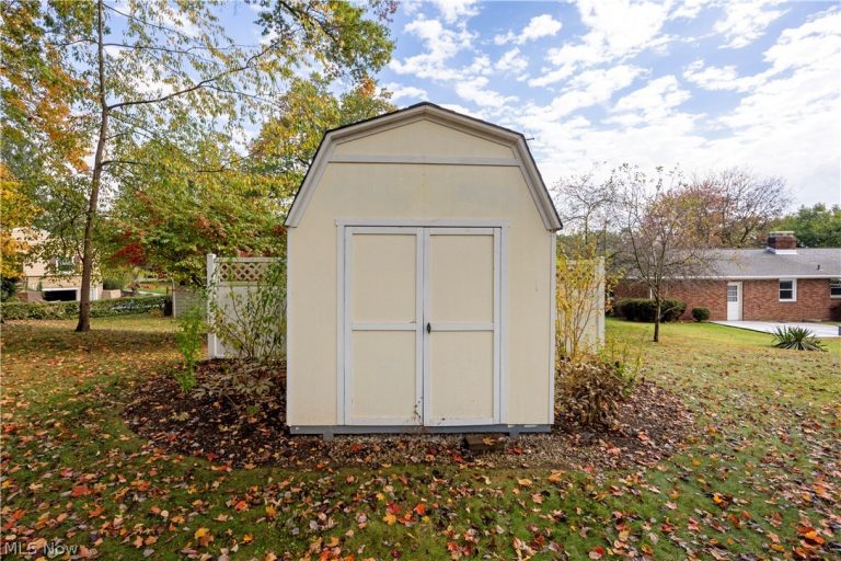 2207 Robinhood Drive, Wooster, OH - Photo 3