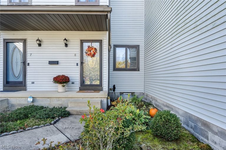 3710 Mercedes Place #8, Canfield, OH - Photo 2